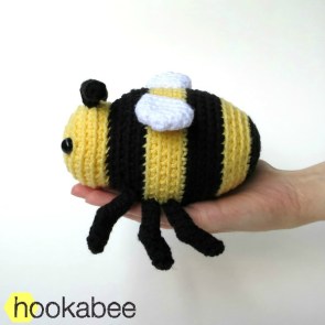 Little Bobby the bumble bee amigurumi crochet pattern by @hookabee crochet (www.hookabee.com) #crochet #amigurumi #bumblebee #bee #pattern #stuffedanimal