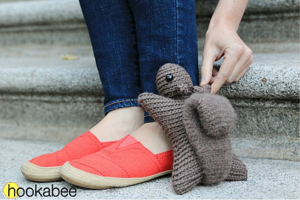 Hanna the squirrel amigurumi pattern by @hookabee