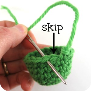 invisible finish stitch for amigurumi by hookabee