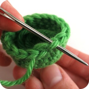 invisible finish stitch for amigurumi by hookabee